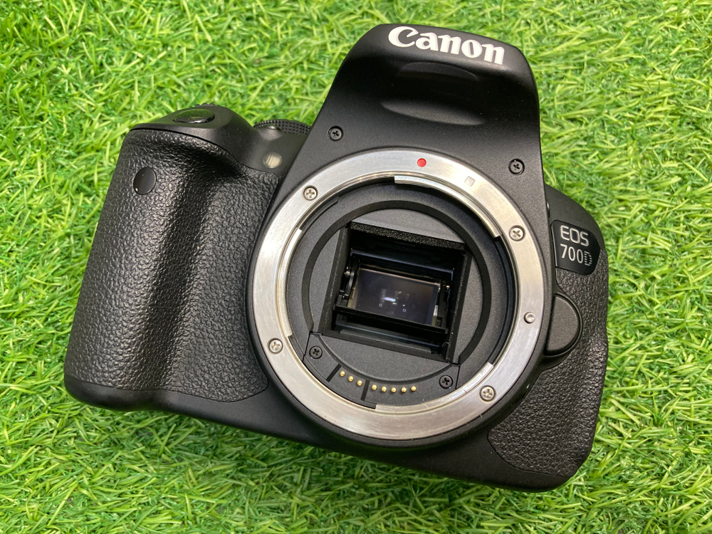 Canon 700D Kit 18-55mm IS II 600 кадров