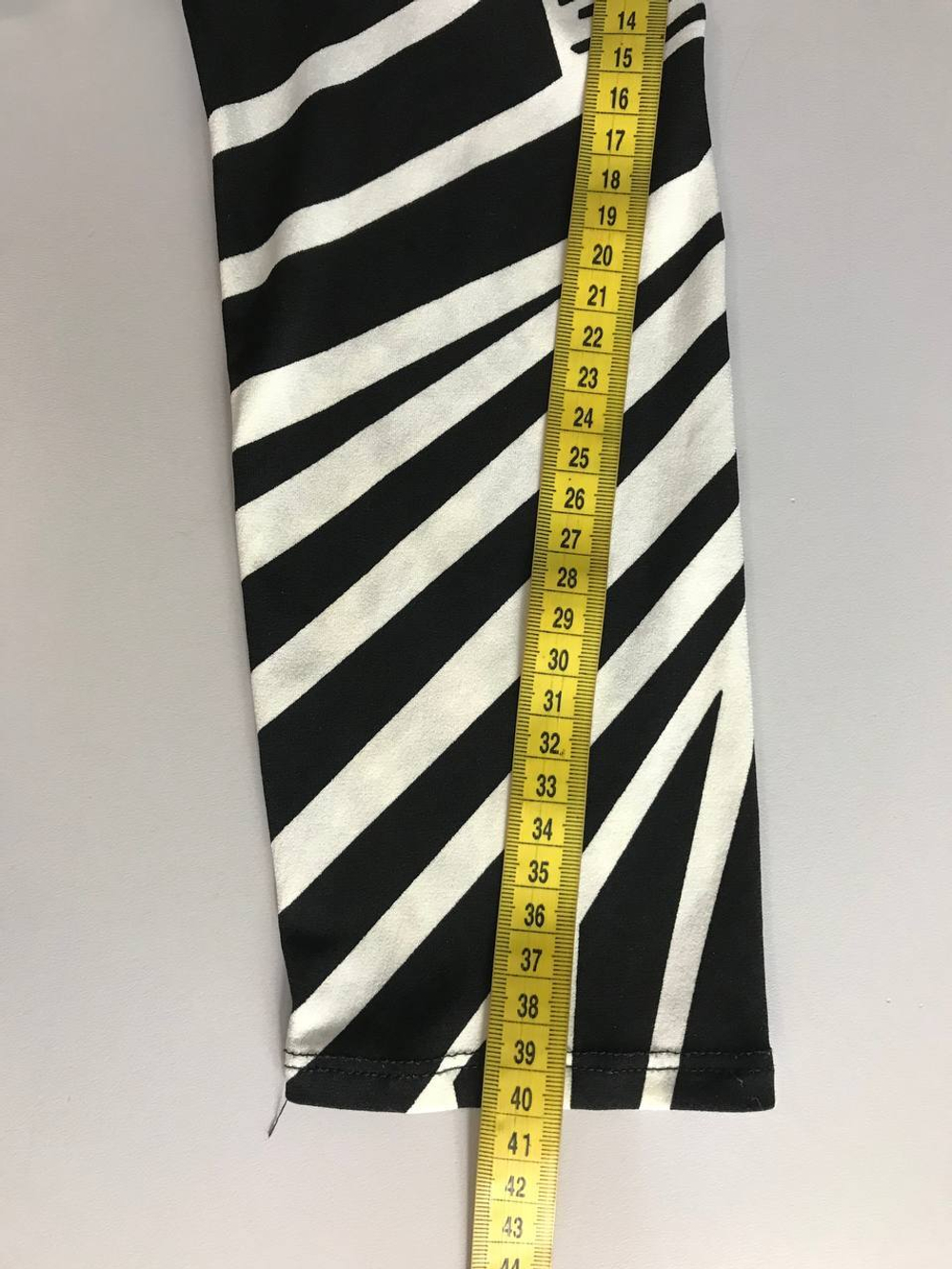 Платье Debenhams монохромное, маркировка 10, визуально 44 размер