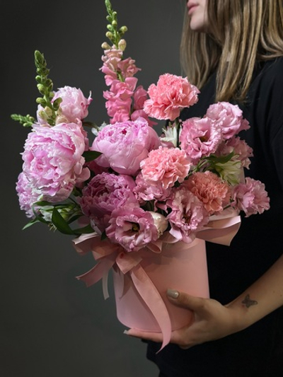 Цветы в коробке «Розовый вечер»