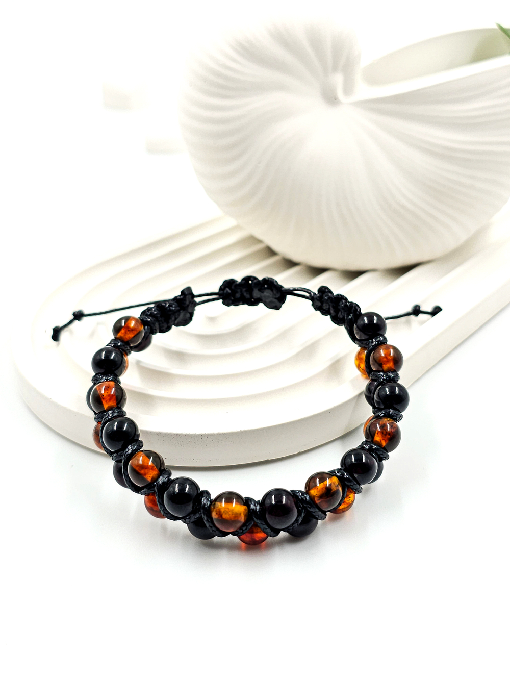 Браслет женский на руку. Янтарь натуральный формованный