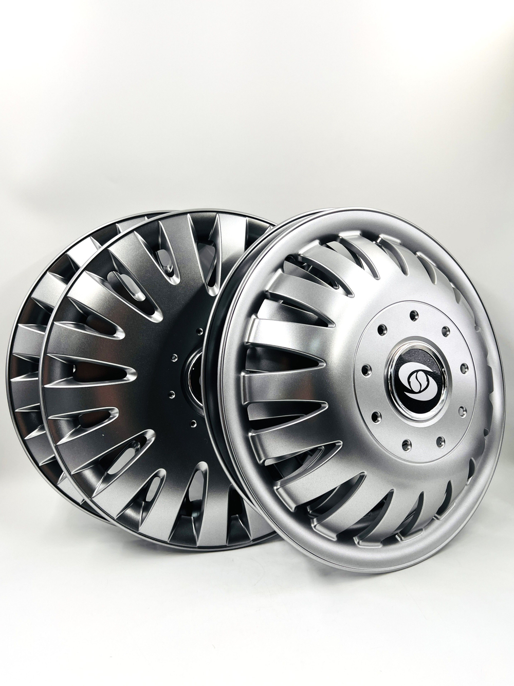 Колпаки на колеса гибкие с эмблемой R15 4 шт