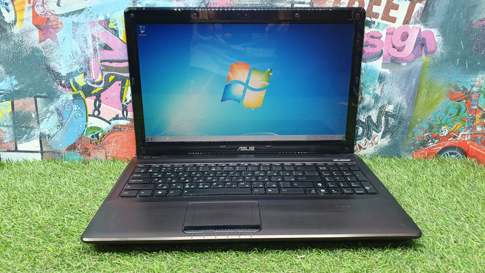 Ноутбук ASUS i3/4 Gb