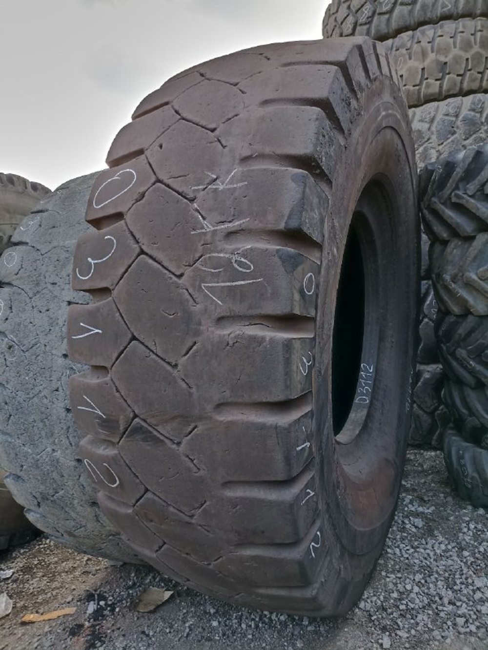 33.00R51 Bridgestone VRDP шина б/у