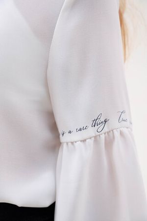 Блуза с длинным рукавом для девочки DELORAS C63202