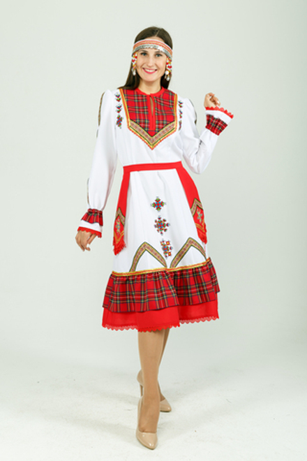 Платье с вышивкой