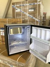 Компрессорный холодильник Isotherm Cruise 65 Elegance