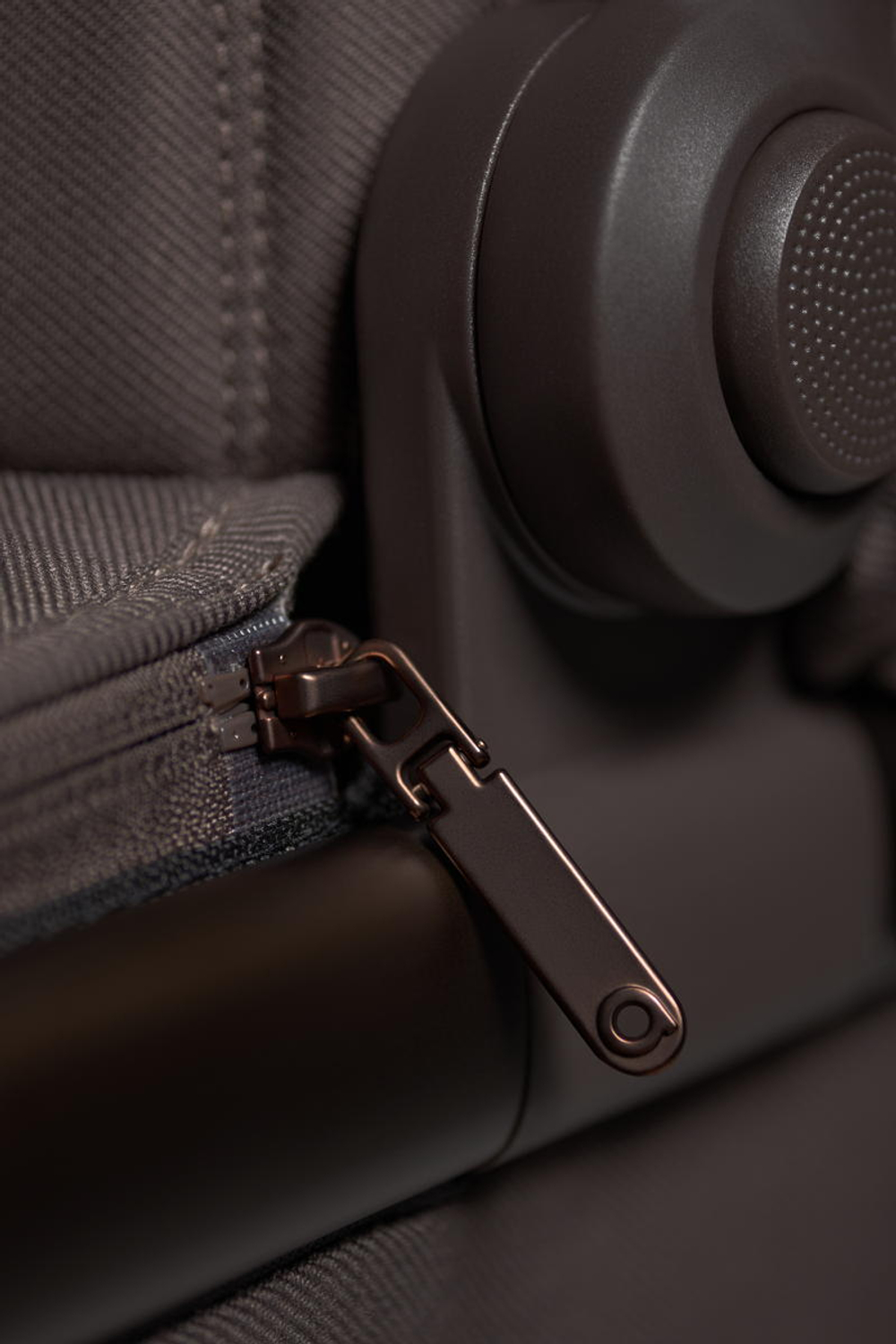 Детская коляска Anex Flo x Avionaut Cosmo 3 в 1 без адаптеров Browny/ss-06 Black