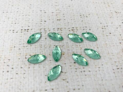 Стразы стекло клеевые, р. 1,2х0,5 см, светло-зелёный