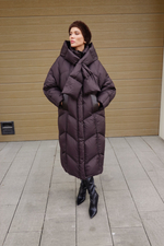 Пуховик удлиненный с капюшоном-шарфом