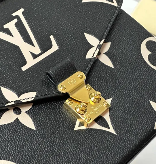 Сумка Louis Vuitton Pochette Metis черный
