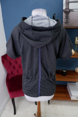 Джемпер с коротким рукавом 44-46 размер