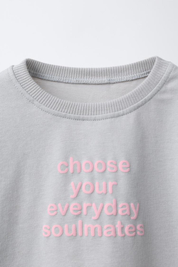 ZARA ФУТБОЛКА С РЕЛЬЕФНОЙ НАДПИСЬЮ, АНТРАЦИТОВО-СЕРЫЙ