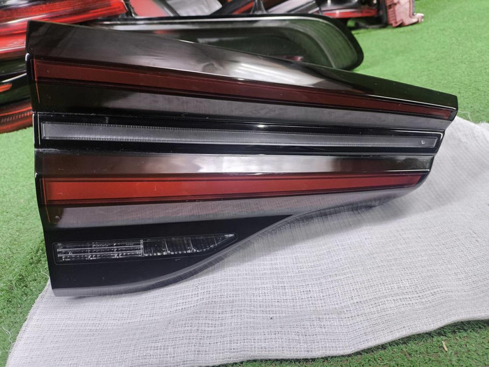 Фонарь левый внутренний BMW X3 G01 (2021-н.в.)