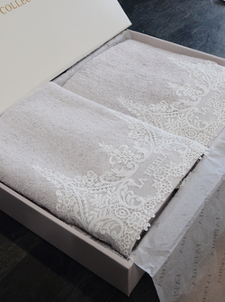 Банное полотенце La Perla с кружевной отделкой 70х140