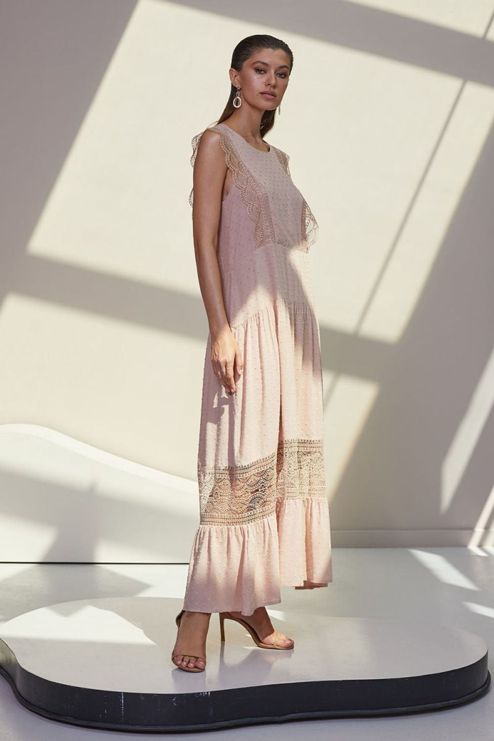 Летнее платье с вставками из кружева (Размер: L) (Цвет: бордовый)