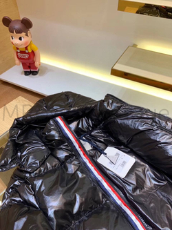 Пуховая куртка Montbeliard Moncler (Монклер) премиум класса