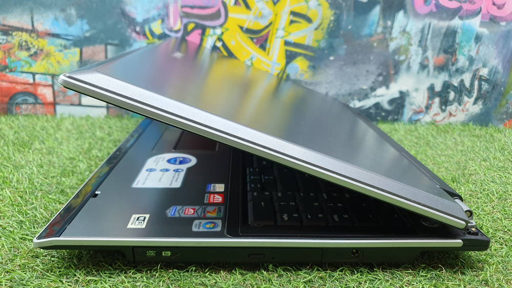 Ноутбук 17" ASUS A7U