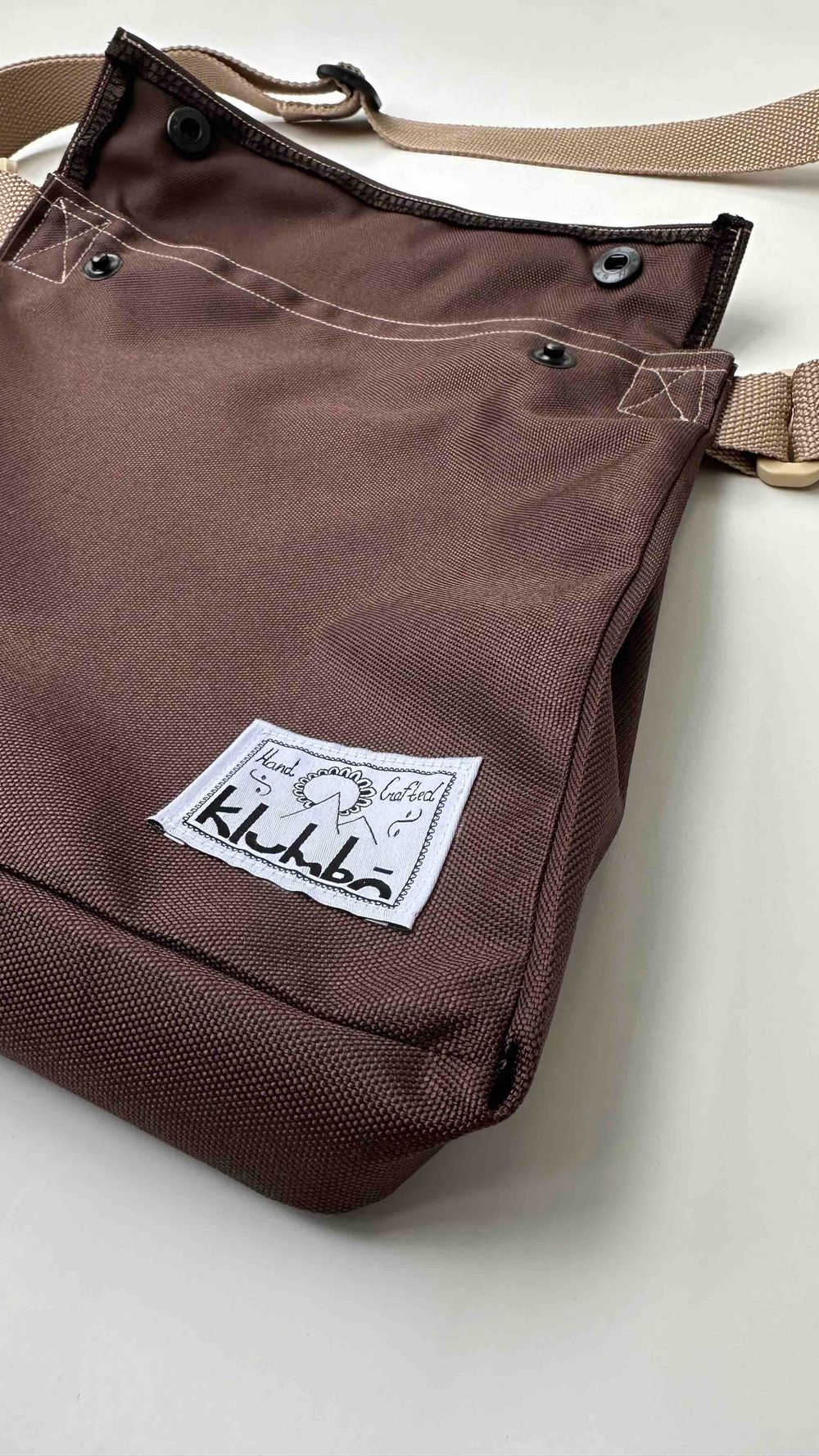 Сумка Klumba Конверт М с черной пряжкой коричневая