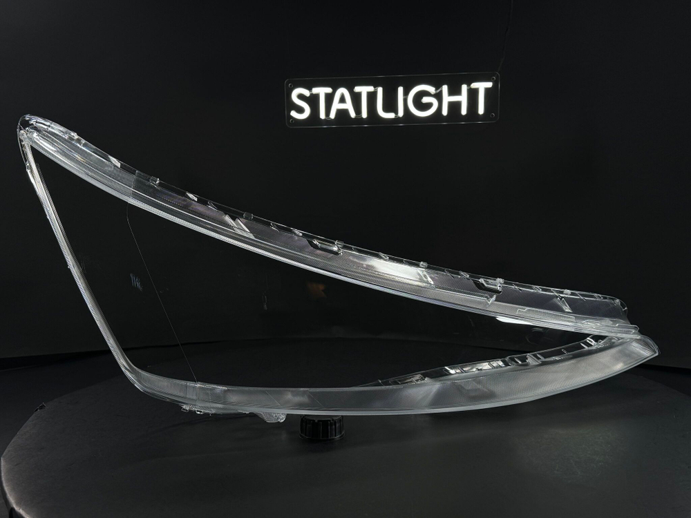 Правое стекло фары Hyundai Elantra 6 2018-2020 рест