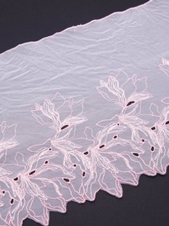 05-101 Вышивка на неэл. сетке 25 см, айвори/лотос (правая)