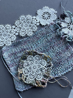 Тесьма кружево для рукоделия и вязания цветочки