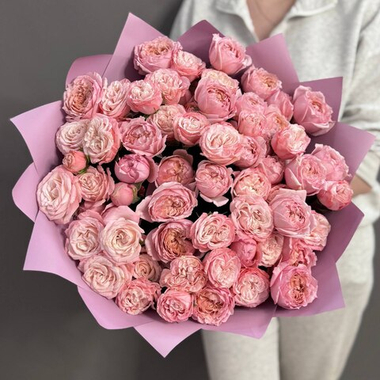 Букет из 15 пионовидных роз сортов "Julietta" и "Madam Bombastic"