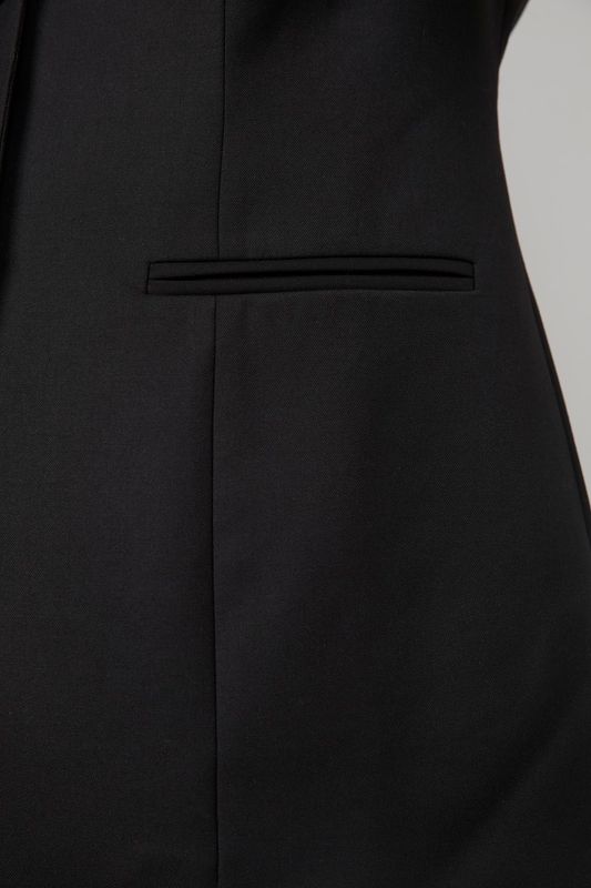 Жилет удлиненный с атласными лацканами, черный