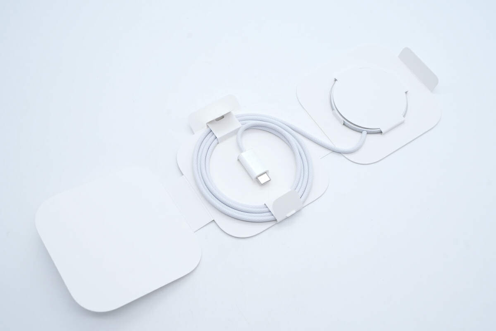 Apple Original MagSafe Charger (71) A2580
