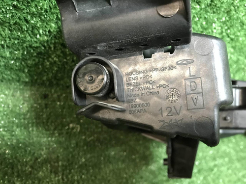 Битый Указатель поворота левый Omoda C5 (22-нв)