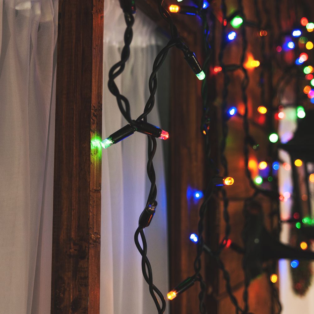 ULD-B5007-300-TBK MULTI IP67 Бахрома светодиодная с эффектом мерцания. 5м. Соединяемая. 300 светодиодов. Красный. желтый. синий. зеленый свет. Провод черный. TM Uniel