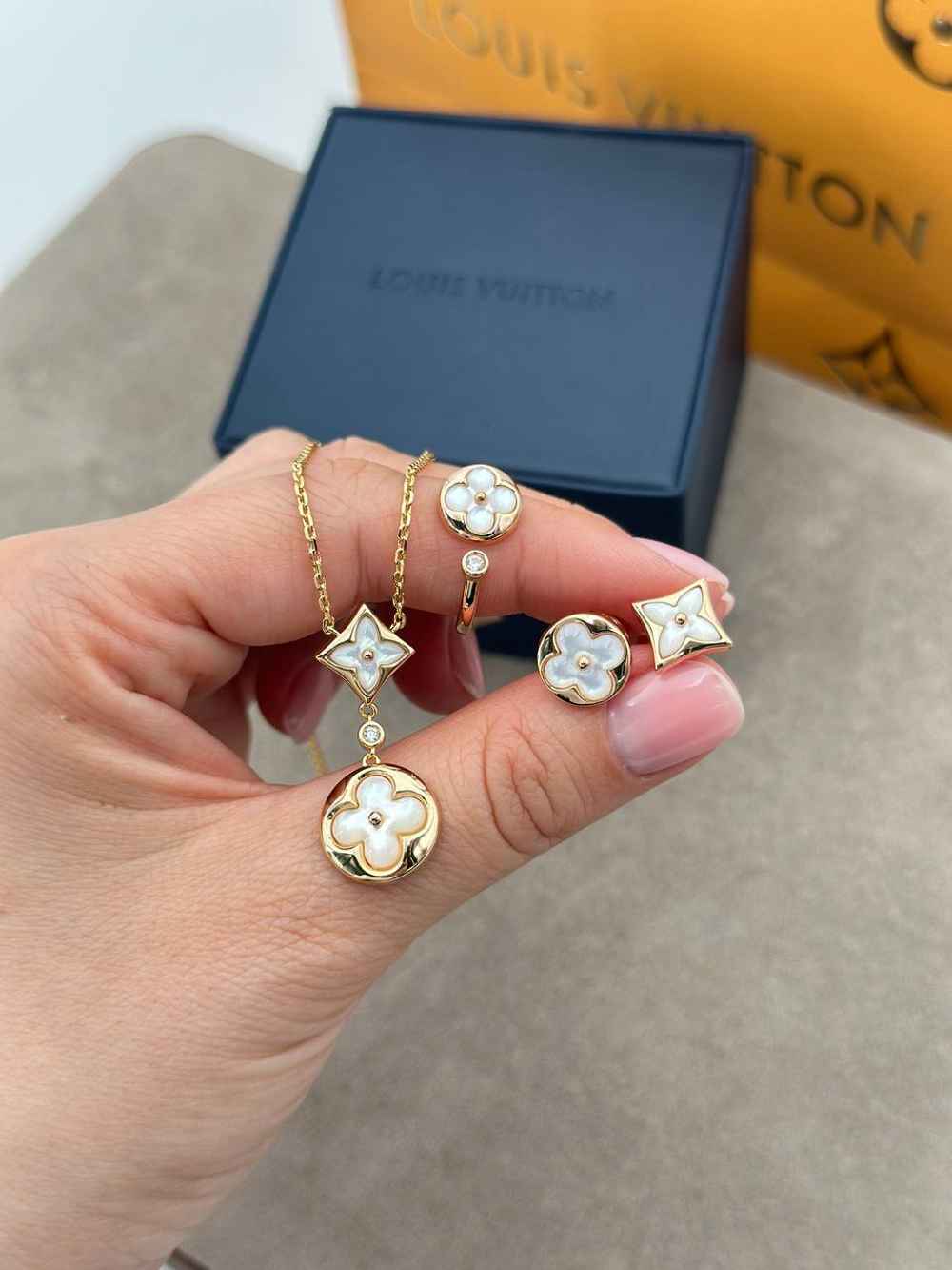 Кулон Louis Vuitton