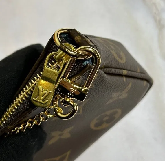 Женский клатч Louis Vuitton Mini Pochette Accessoires коричневый