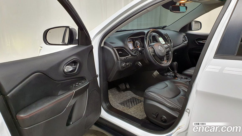 Jeep Cherokee (KL) 3.2 트레일호크 AWD (07.2020)