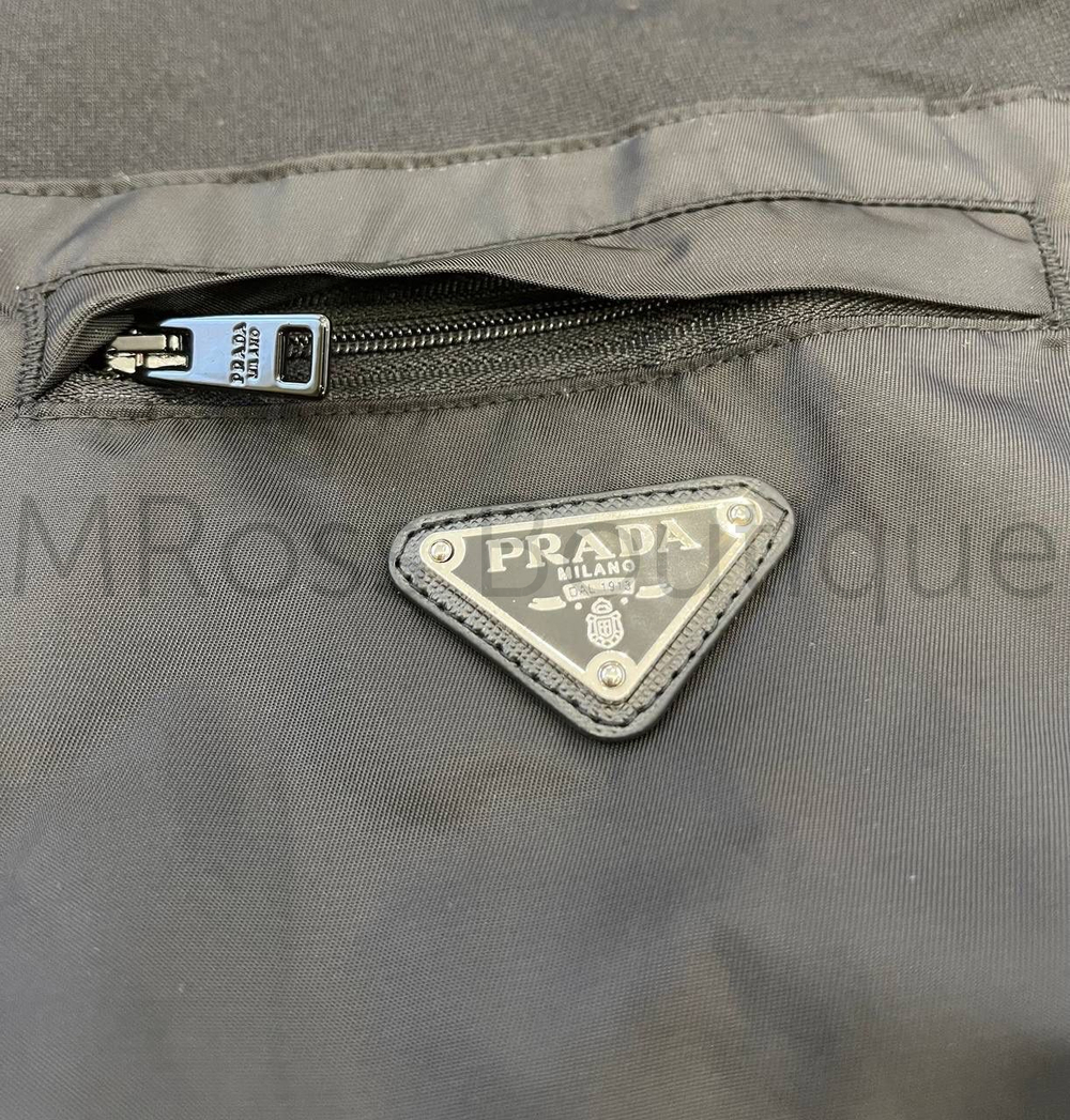 Толстовка Prada из технического хлопка с накладным нейлоновым карманом на молнии