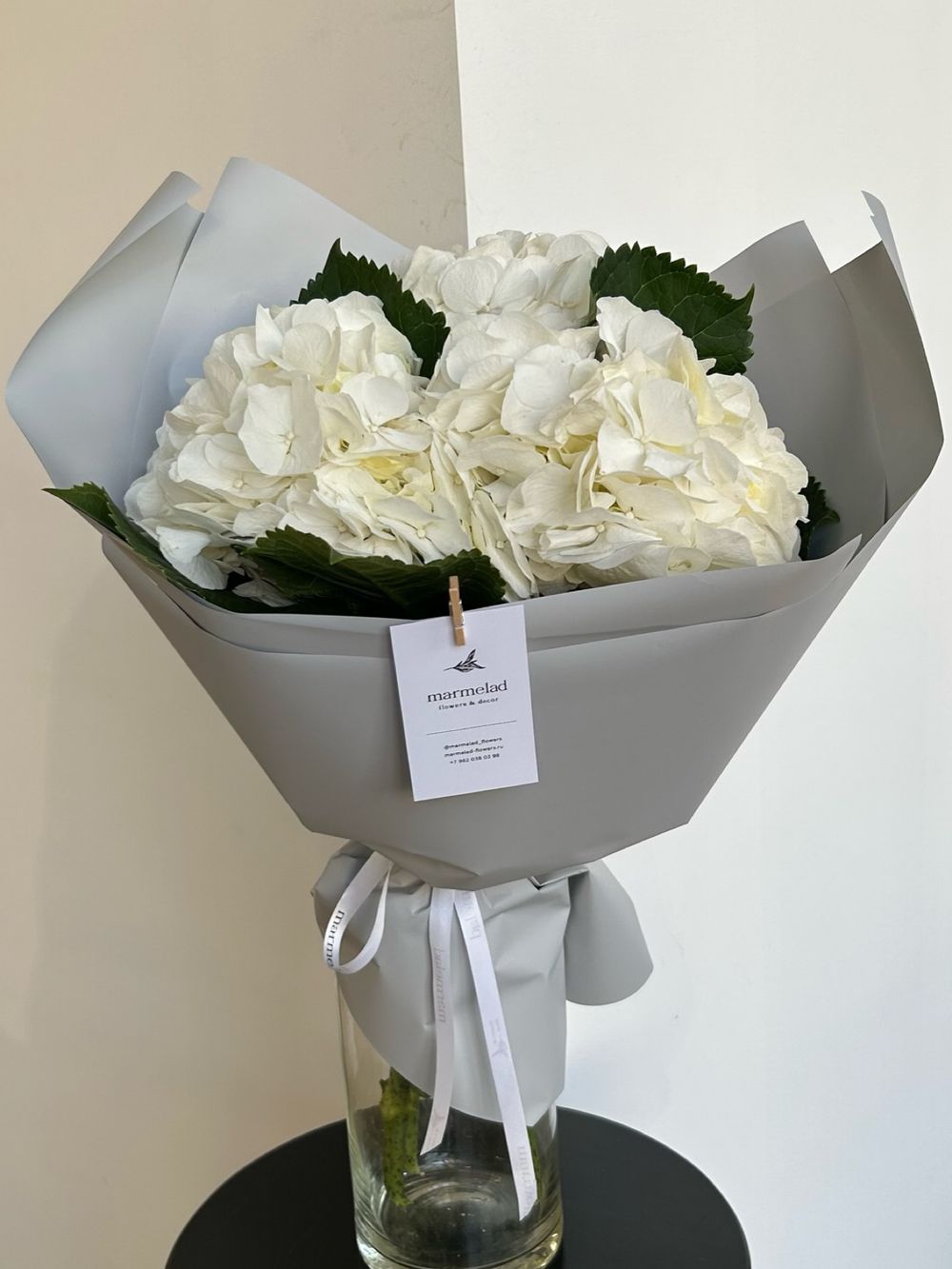 Букет из гортензий в белом оттенке