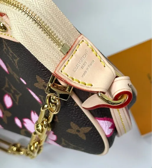 Сумка LOUIS VUITTON x TM клатч Pochette Accessoires