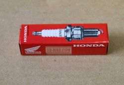 31916-KPH-901. PLUG, SPARK (CPR6EA-9)(NGK)