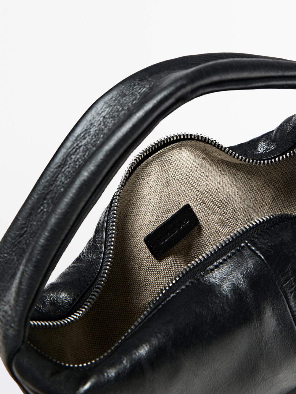 Massimo Dutti Миниатюрная сумка-полумесяц из кожи наппа, черный