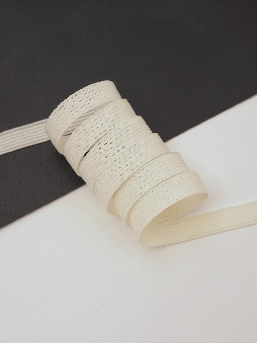 Резинка узкая бельевая шампань ширина 6 мм