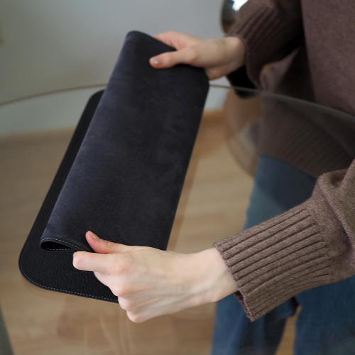 Коврик для MacBook Tapis из натуральной кожи теленка черного цвета