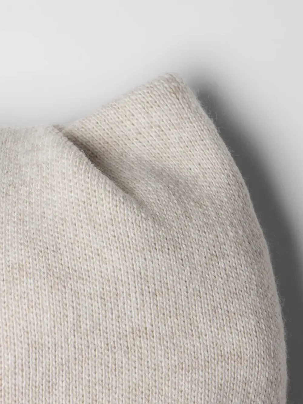 Шапка для девочки на осень