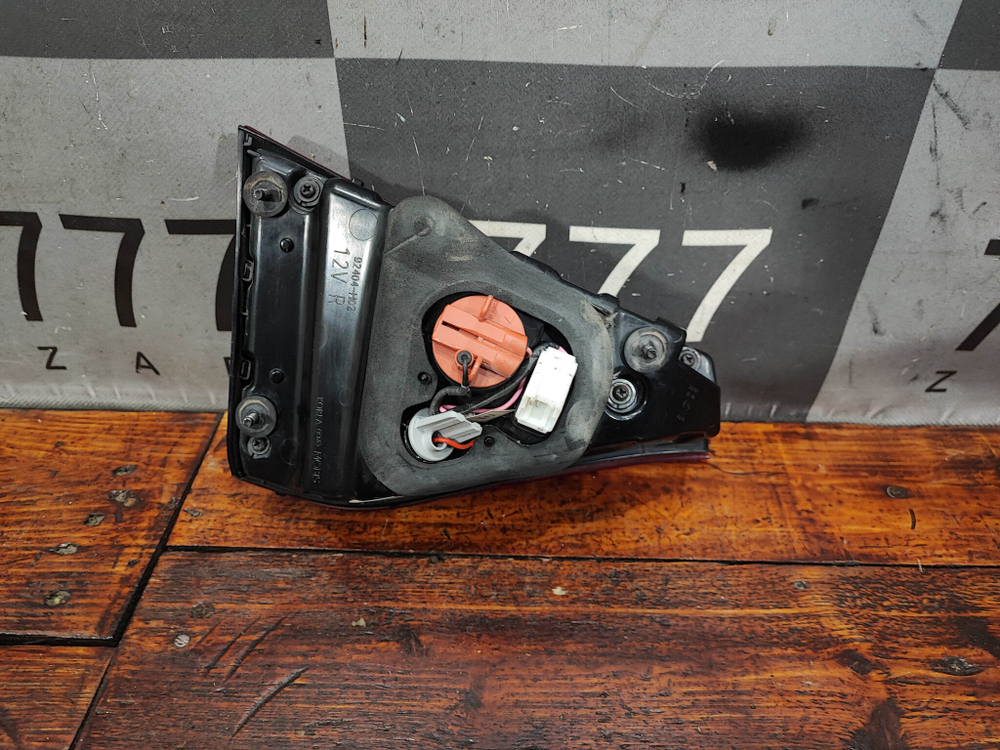 Фонарь задний правый Kia Rio 4 X-Line 17-20 Б/У Оригинал 92404H0200