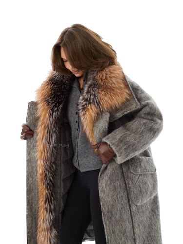 Темно-серое утепленное пальто на молнии с мехом