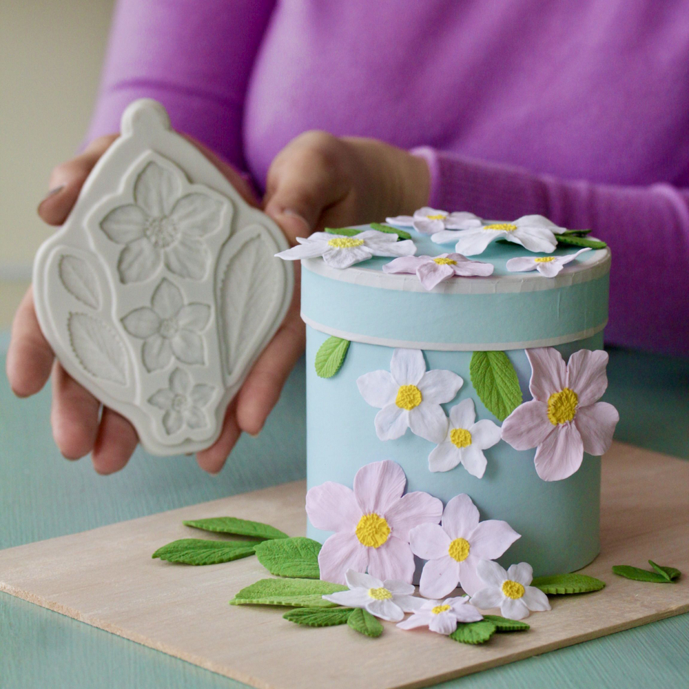 Молд силиконовый для флористики "Цветы вишни и листья" / Форма для лепки мелких цветочков и листьев яблони и вишни / молд для глины, мыла и воска