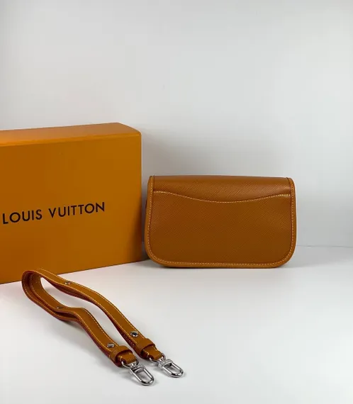 Сумка Louis Vuitton Buci коричневый