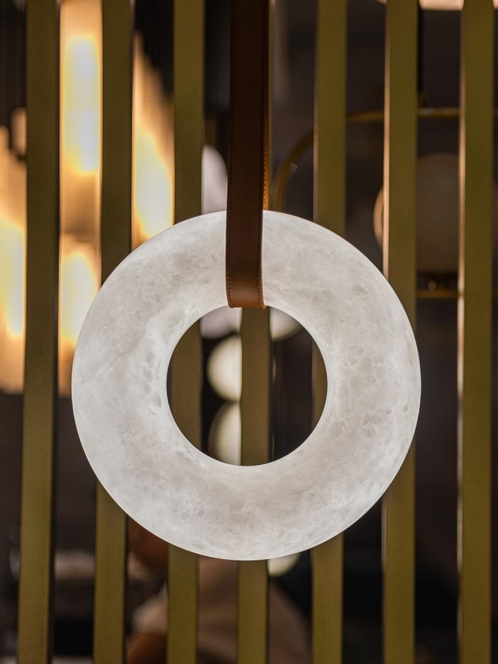 Люстра подвесная одинарная