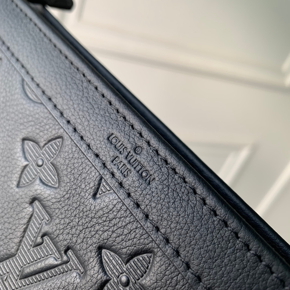 Louis Vuitton Gaston Wearable Wallet