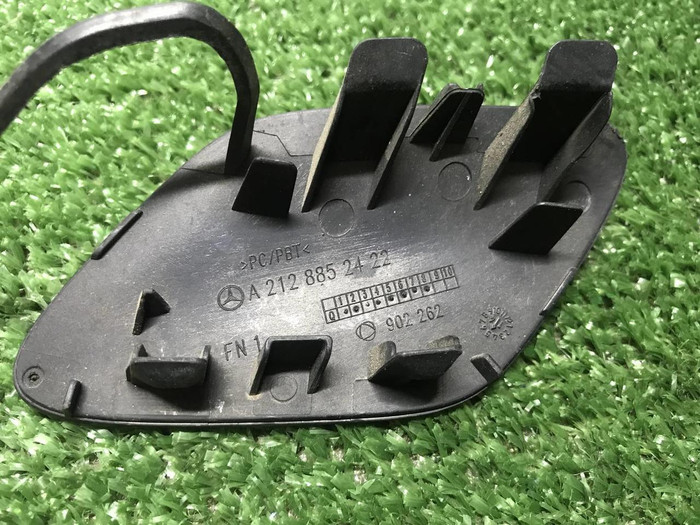 Заглушка буксир. крюка Mercedes E W212 (13-16) AMG