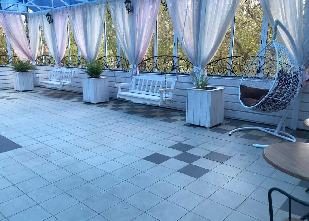 Подвесное кресло-кокон SEVILLA RELAX белое, бежевая подушка (Laura Outdoor)