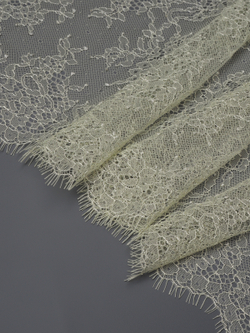 Кружево шантильи сливочное масло неэластичное ширина 22,5 см купон 2,9 м